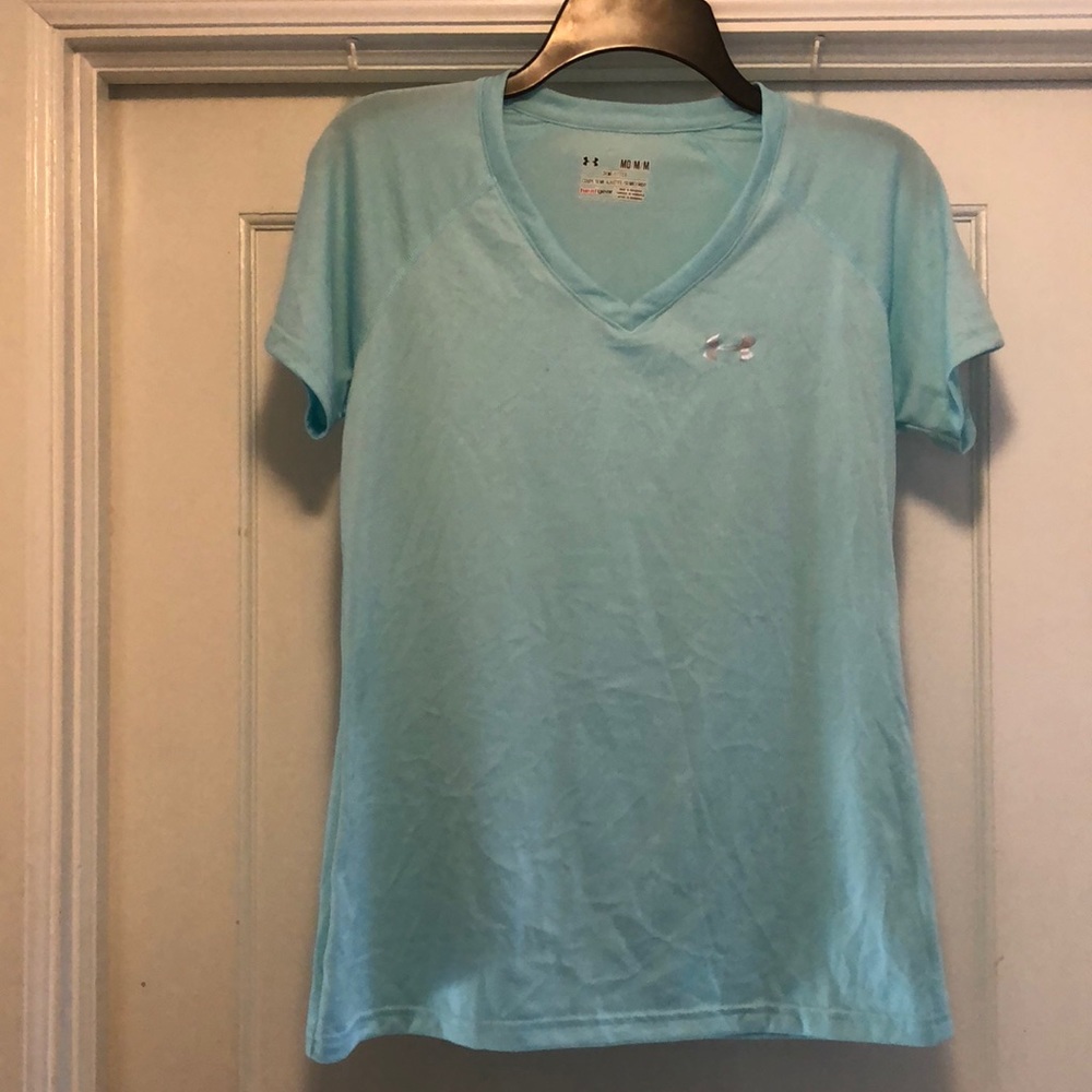 Medium semi fitted Under Armour T-shirt